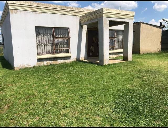 2 BEDROOM HOUSE FOR SALE IN LANGAVILLE